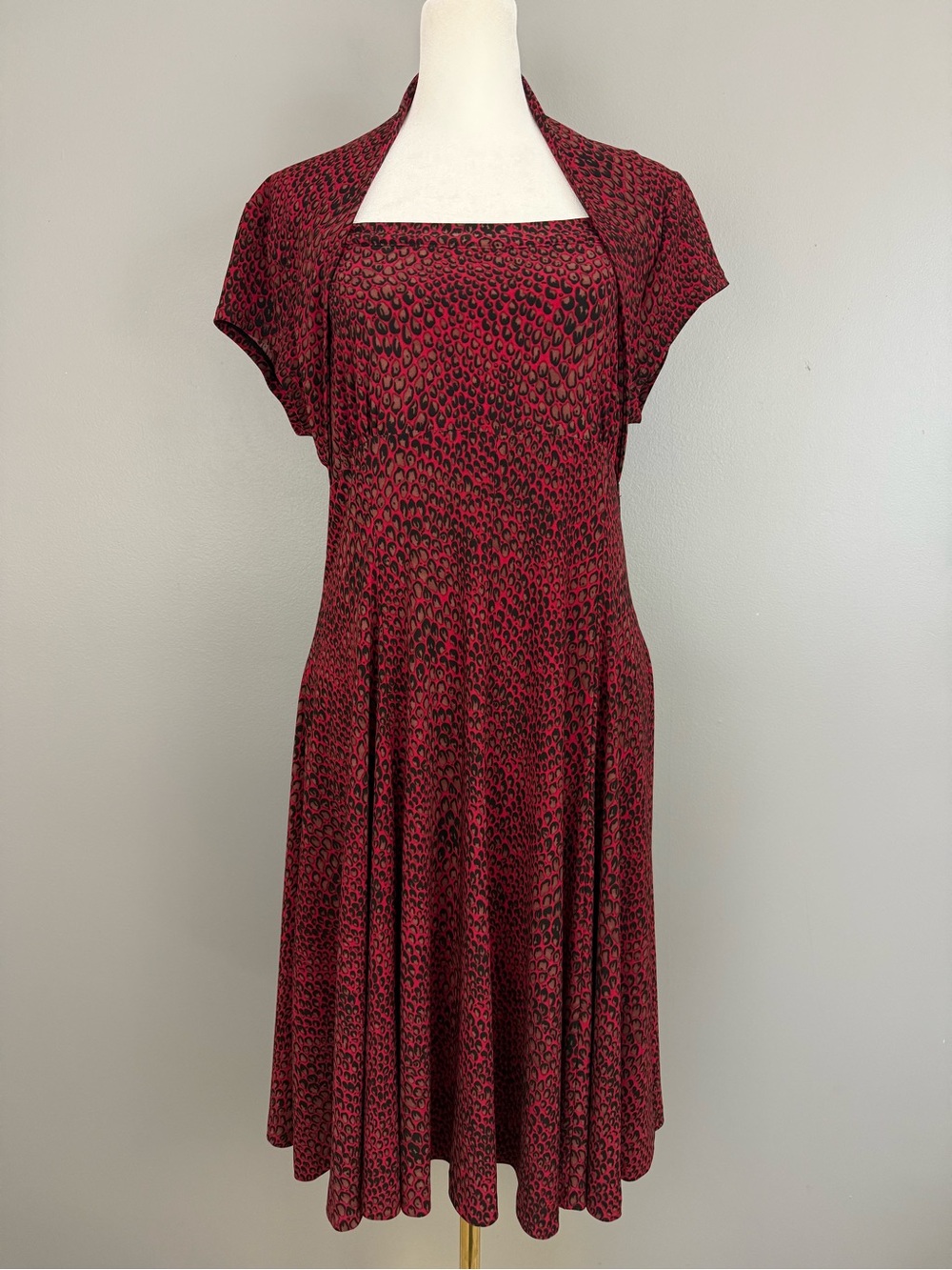 Norma Kamali Size XL Red Black Leopard Print Jersey Knee-Length Dress Stretch
